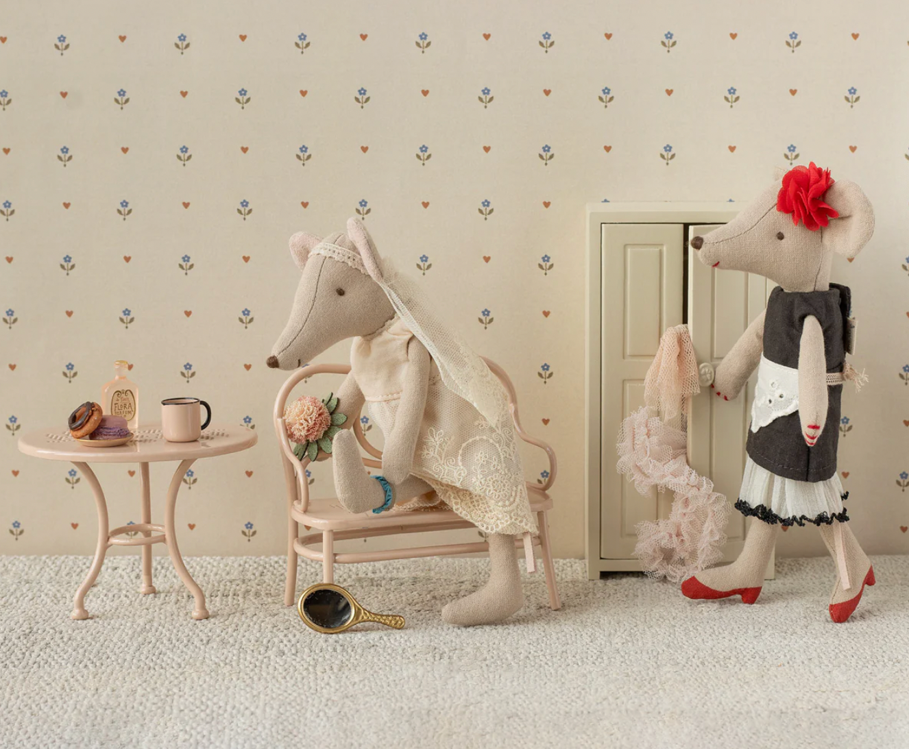 Beautician Mum mouse