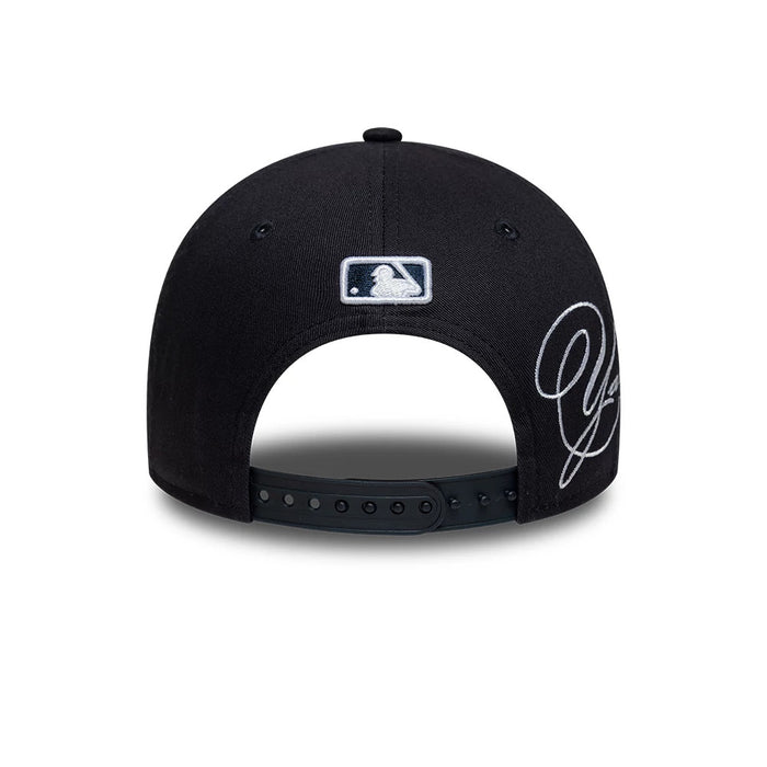 Pictured is this MLB Side Script New York Yankees 9FORTY M-Crown cap in navy. 5