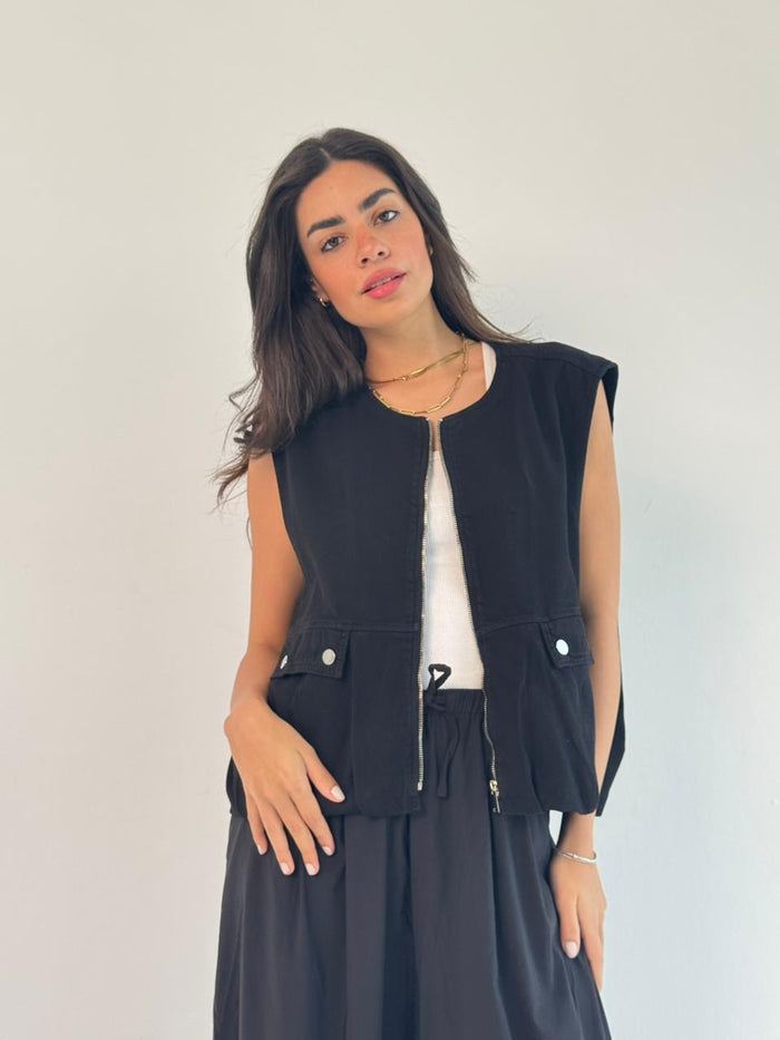 Oversized Cargo Zip Vest – Black