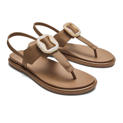 OLUKAI - LA'I T-BAR SANDAL (WOMENS) | TAN/TAN