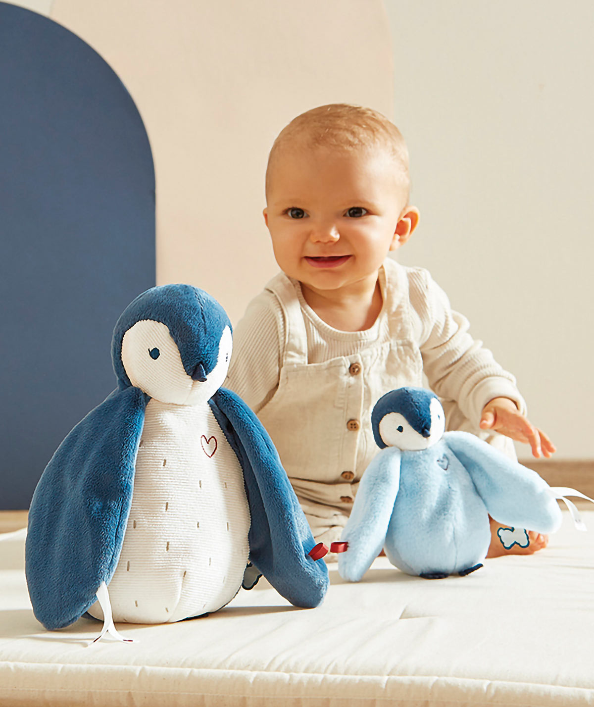 Kaloo Cuddle Plushies Penguin