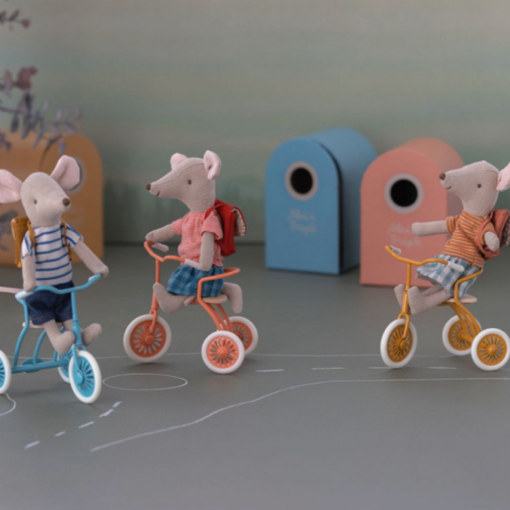 Big Sister with Bag -Tricycle Mouse  - old rose