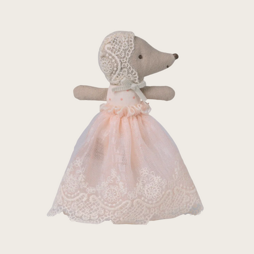 Baby mouse in gown - Powder