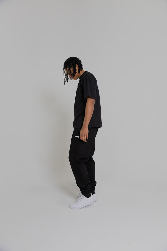 BASIC SCRIPT TRACKPANTS