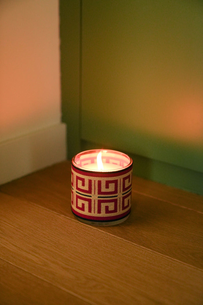 Bougie Colonia dans un intérieur élégant