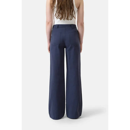 Closed Aria Pant in Navy