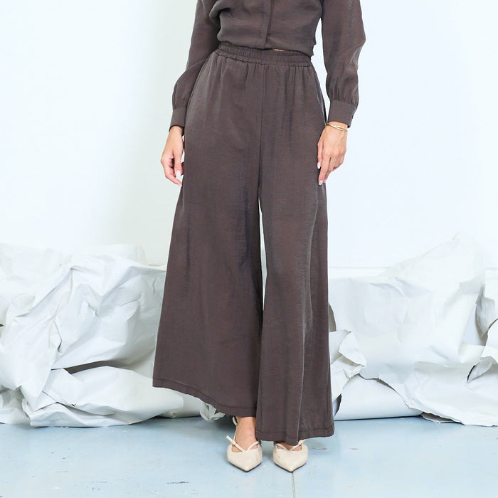 Flowing palazzo trousers with gathered waistband wholesale