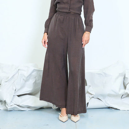 Flowing palazzo trousers with gathered waistband wholesale