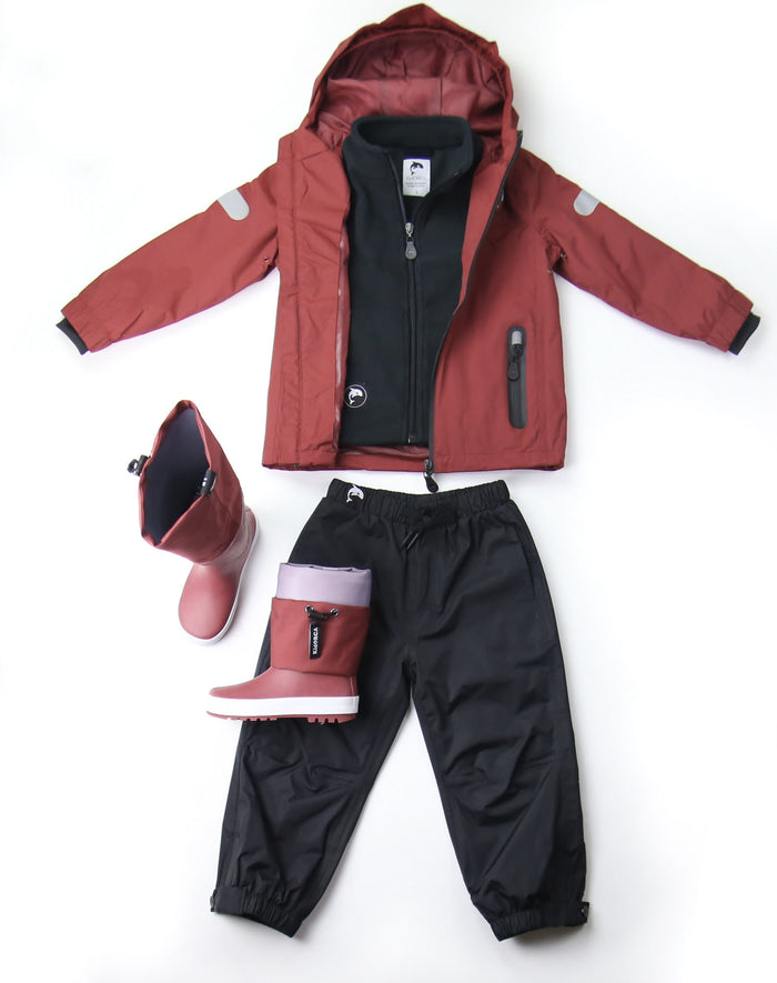 Kids black fleece jacket – front view