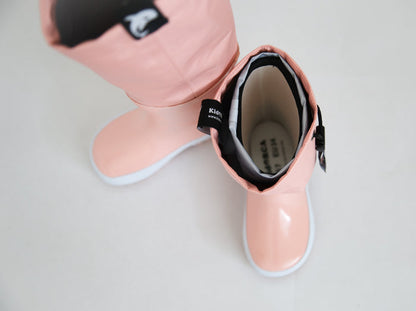 Close-up of rubber material and non-slip sole – coral rain boots waders