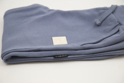 Close-up of french terry fabric and tapered fit – flint kids sweatpants