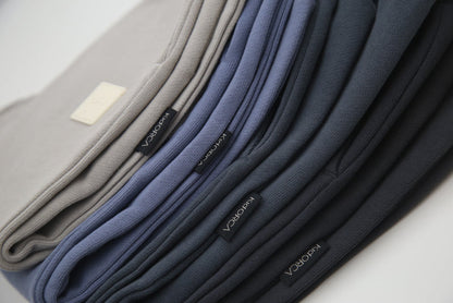 Close-up of french terry fabric and tapered fit – flint kids sweatpants