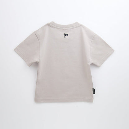 Organic cotton kids tee in dove grey color – back view