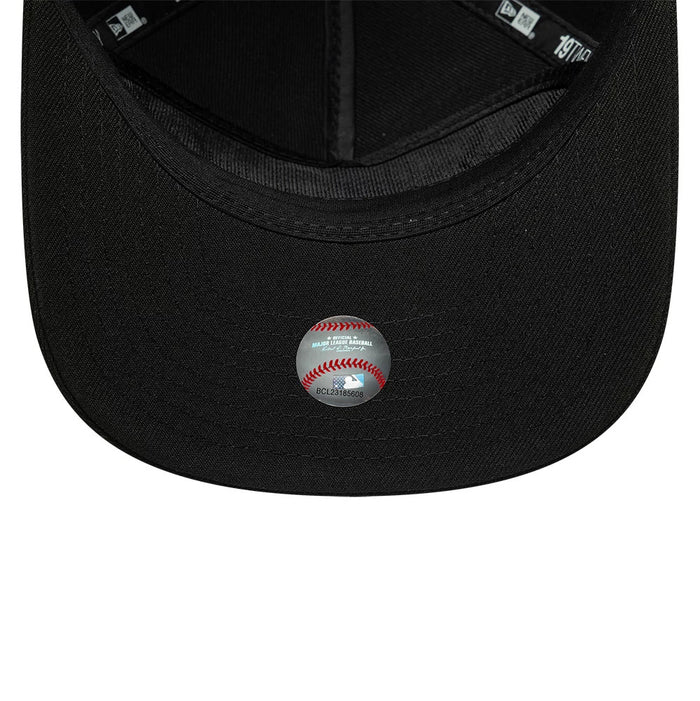 Pictured is this MLB Graphic New York Yankees 19TWENTY cap in black. 5
