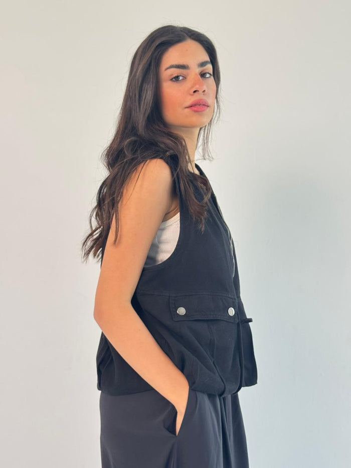 Oversized Cargo Zip Vest – Black
