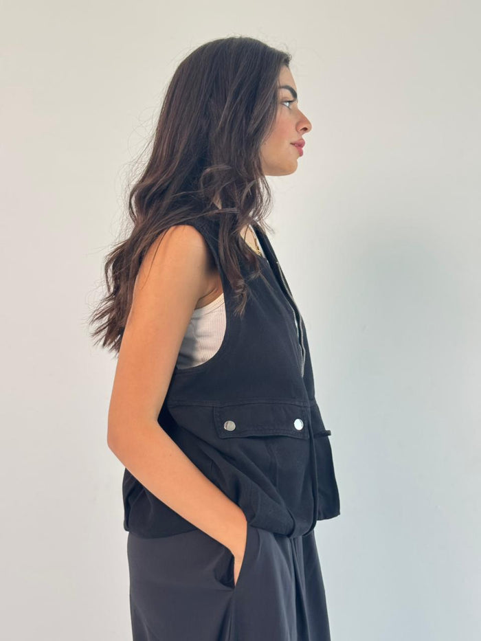 Oversized Cargo Zip Vest – Black