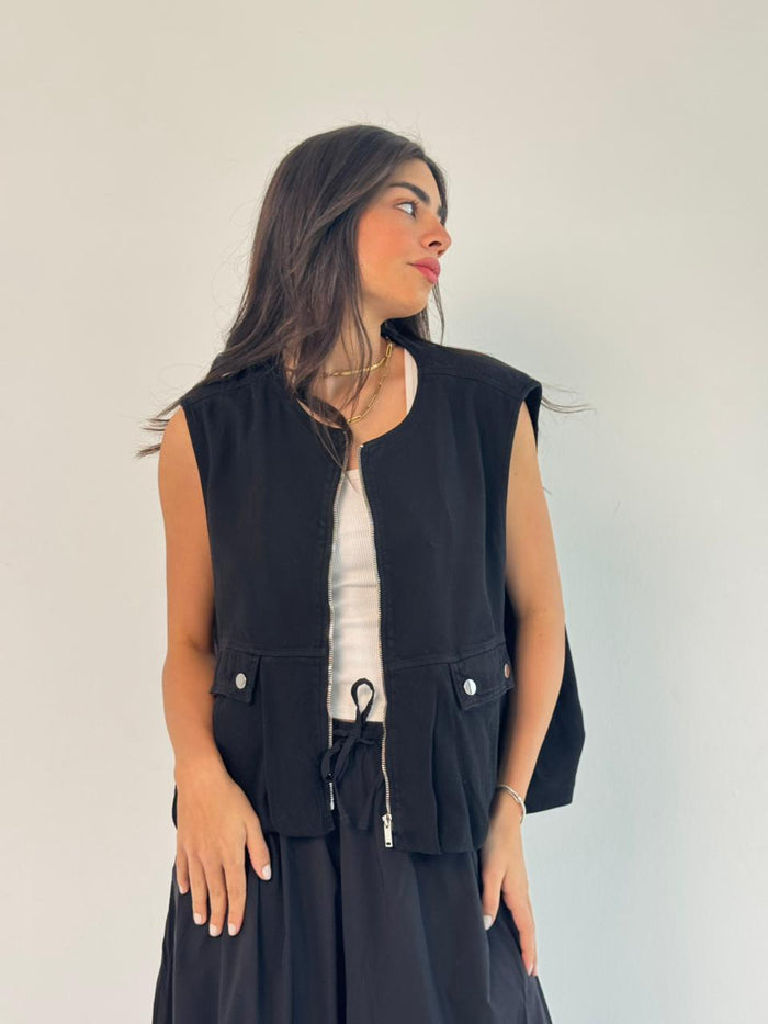 Oversized Cargo Zip Vest – Black