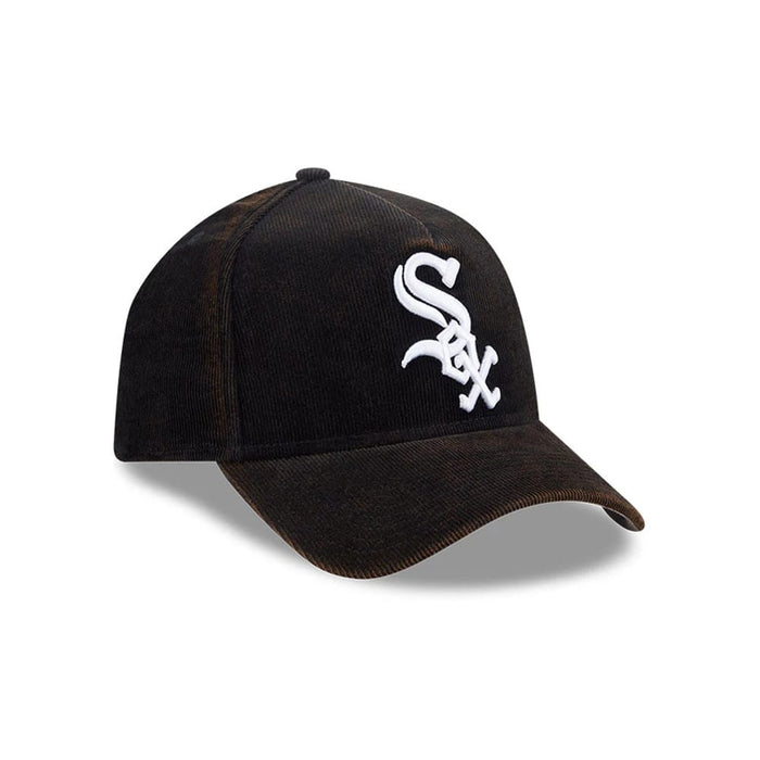 Pictured is this MLB Quickstrike Snow Wash Cord Chicago White Sox 59FORTY A-Frame Fitted cap in black. 4